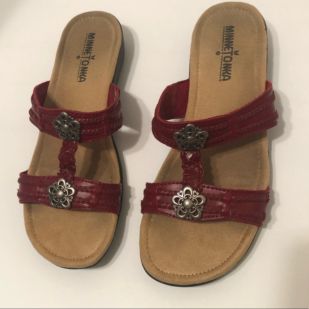 Minnetonka Sz 7 EUC Women’s Shoes.